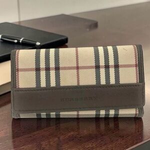 Burberry Nova Check 5-Key Holder Case 🔥🤩❤️